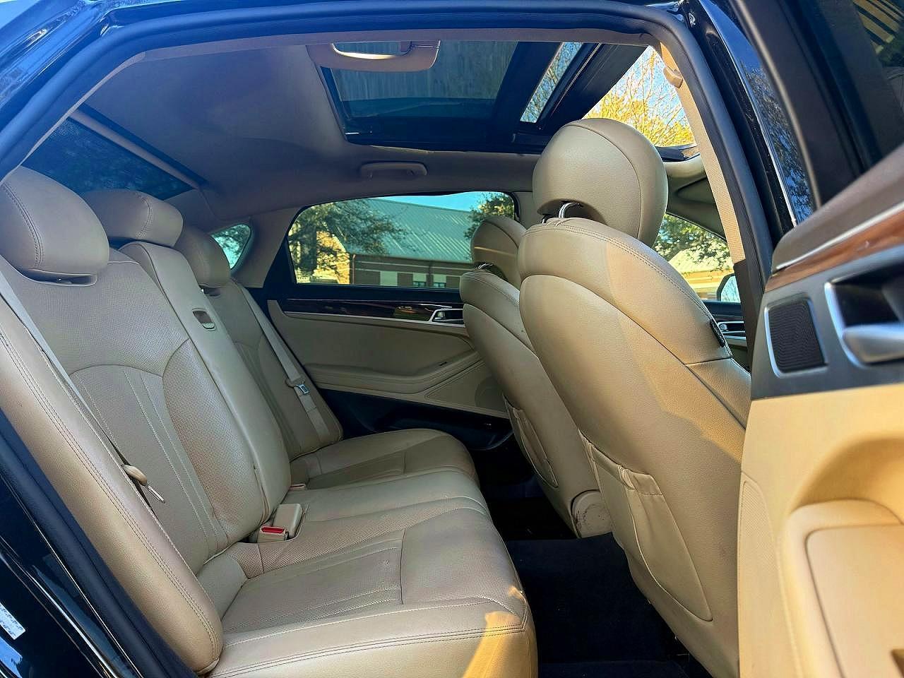 2016 Hyundai Genesis 3.8L - Фото 6