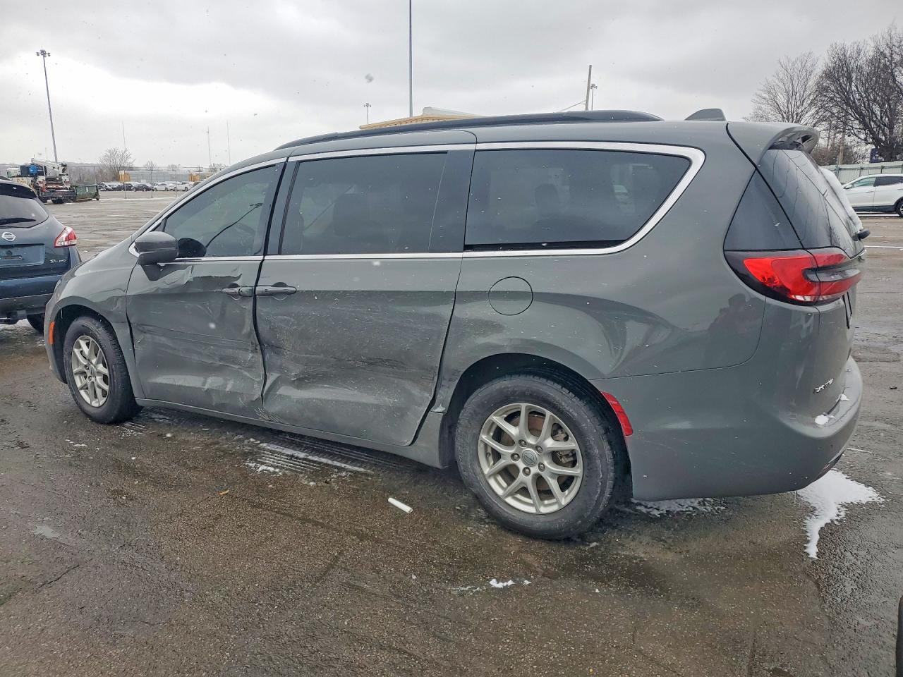 2022 Chrysler Pacifica Touring L - Фото 2