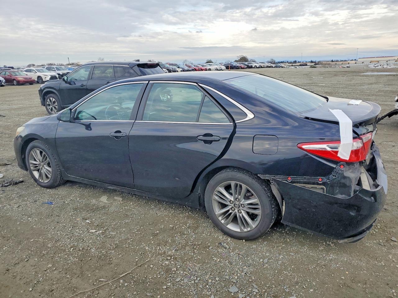 2015 Toyota Camry Se - Фото 2