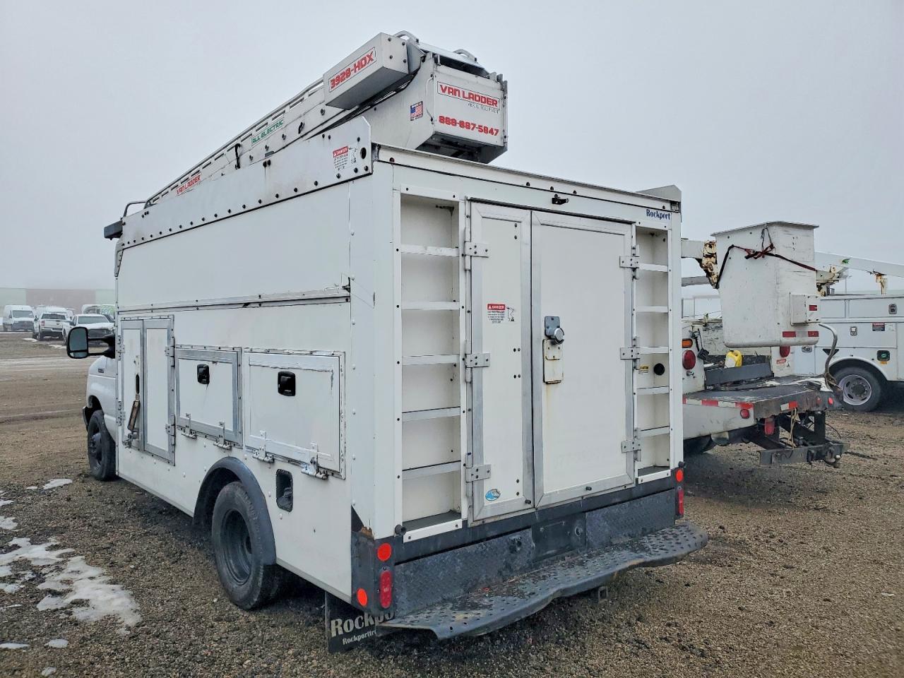 2019 Ford E-450 Bucket Utility Van - Prior Fleet - Фото 3