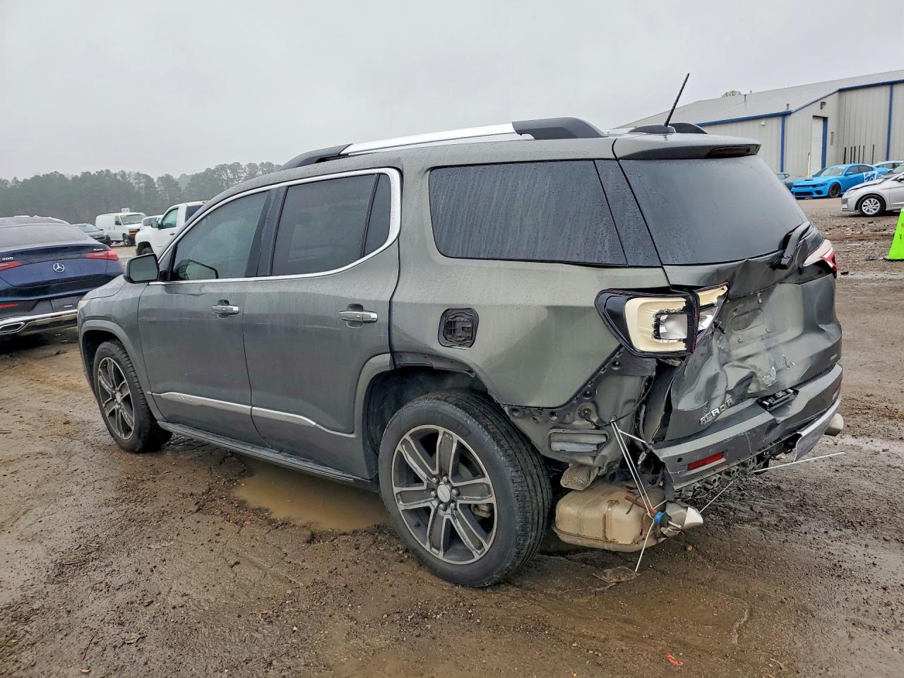 2017 GMC Acadia Denali - Фото 2