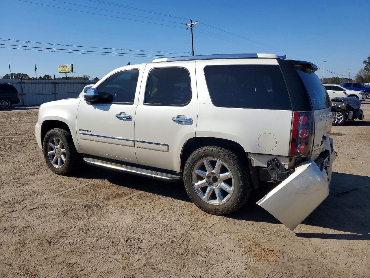 2010 GMC Yukon Denali - Фото 2