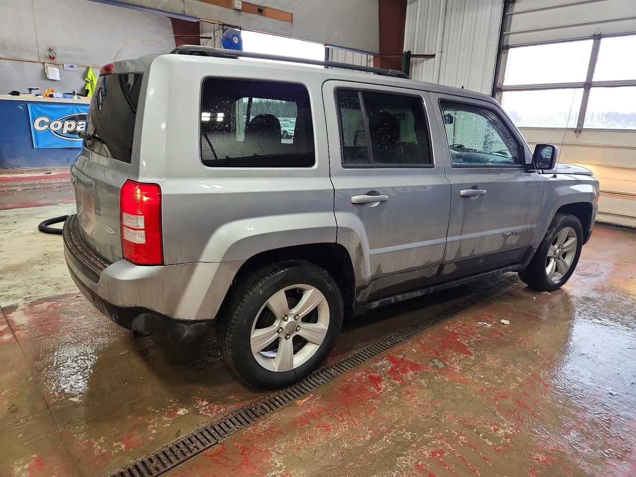 2016 Jeep Patriot Latitude - Фото 3