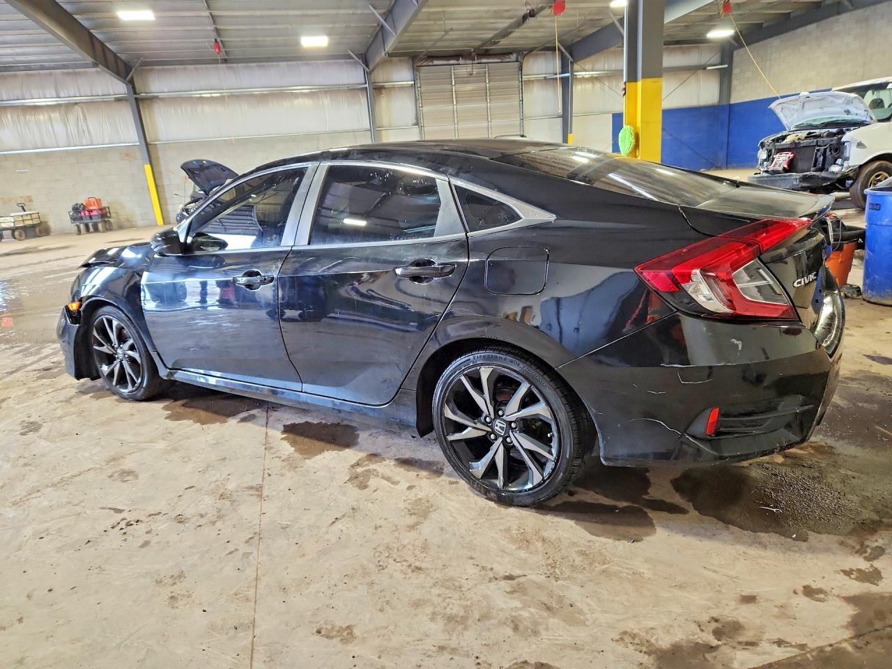 2020 Honda Civic Sport - Фото 2
