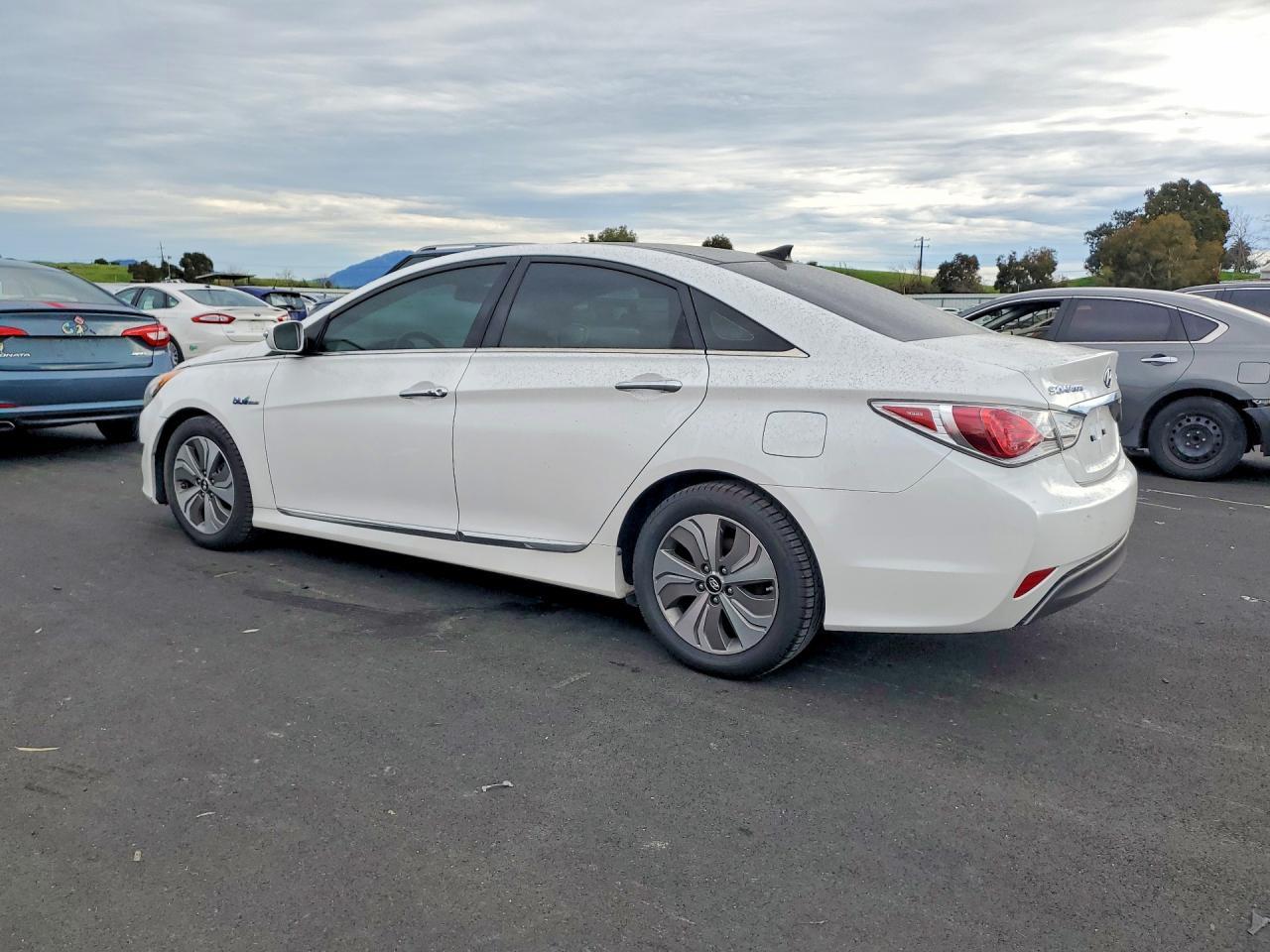 2014 Hyundai Sonata Hybrid - Фото 2