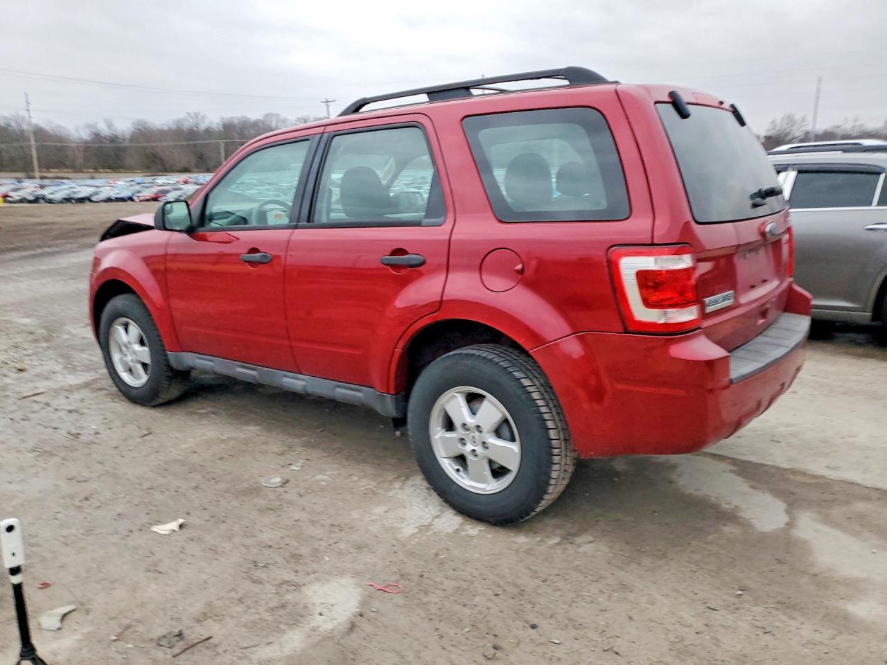 2011 Ford Escape Xls - Фото 2