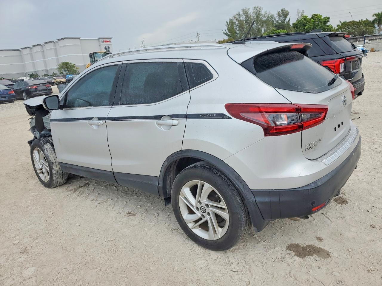 2021 Nissan Rogue Sport Sv - Фото 2