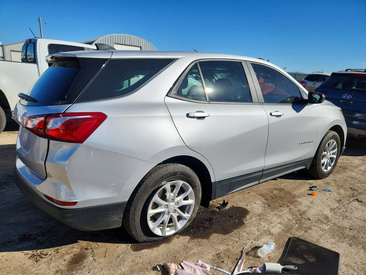 2021 Chevrolet Equinox Ls - Фото 3