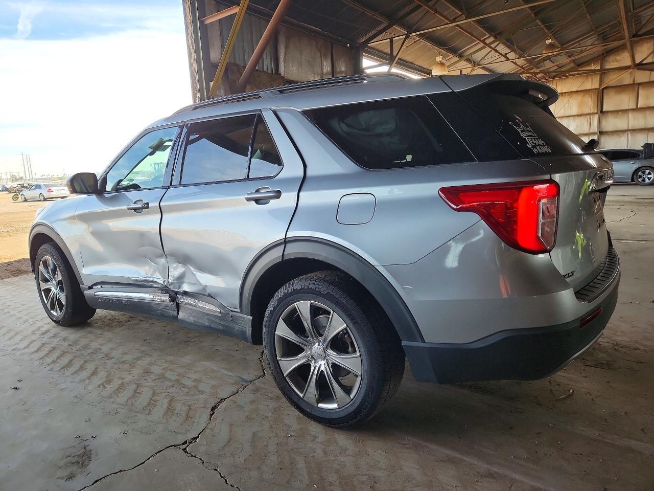 2022 Ford Explorer Xlt - Фото 2