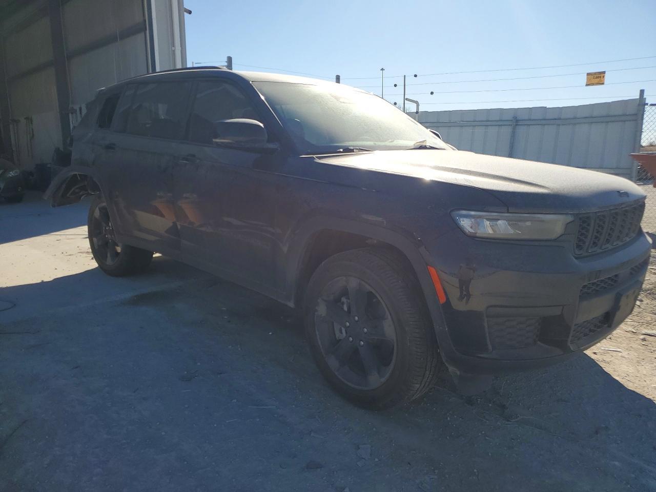 2023 Jeep Grand Cherokee L Laredo - Image 4