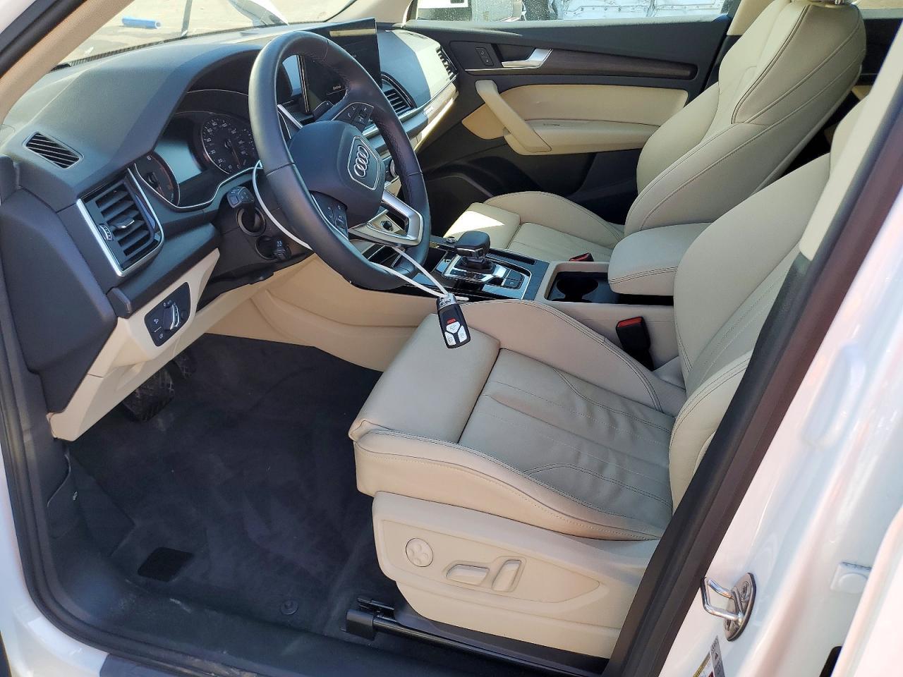 2024 Audi Q5 Premium 45 - Image 7