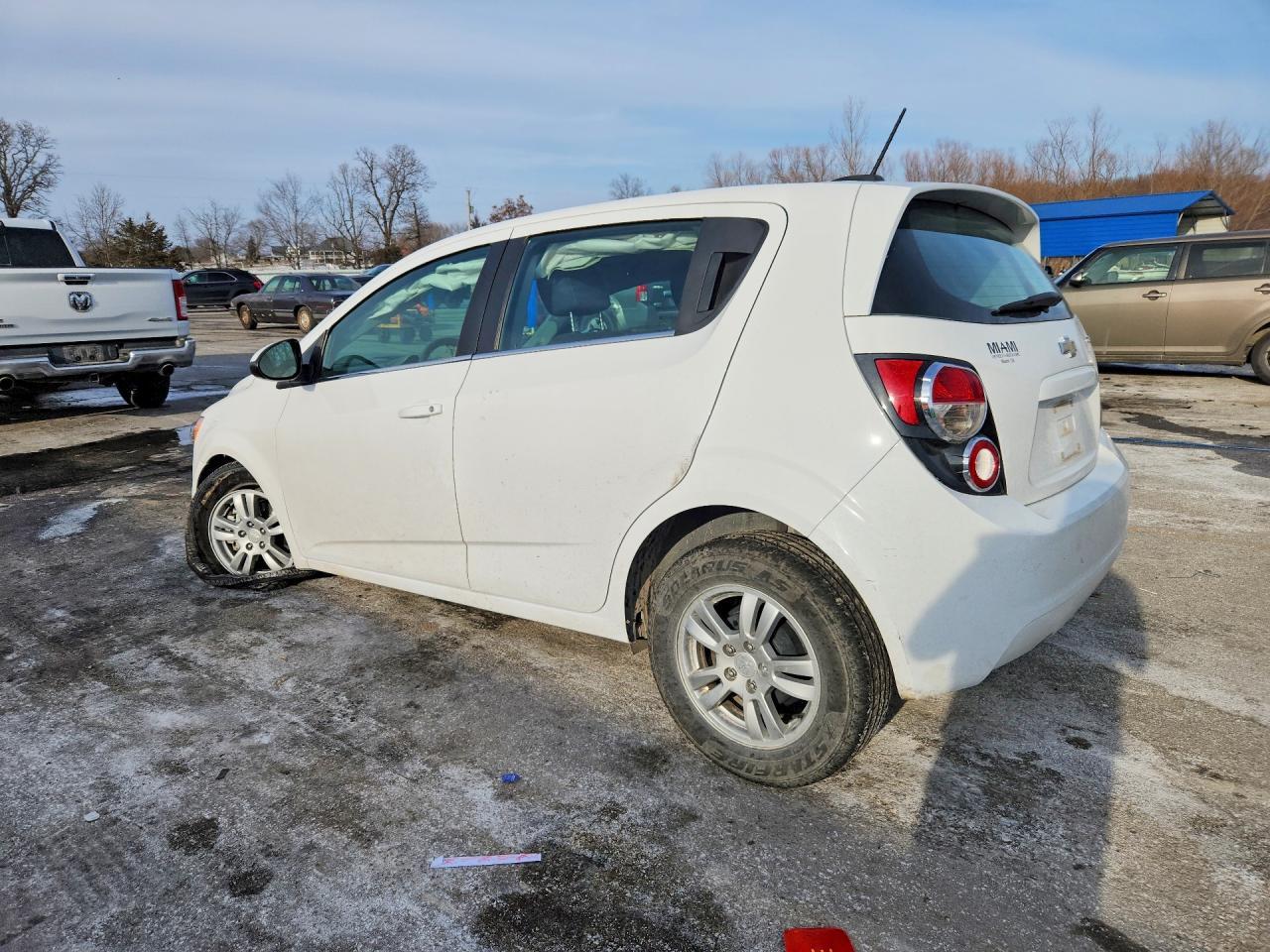 2015 Chevrolet Sonic Lt - Image 2