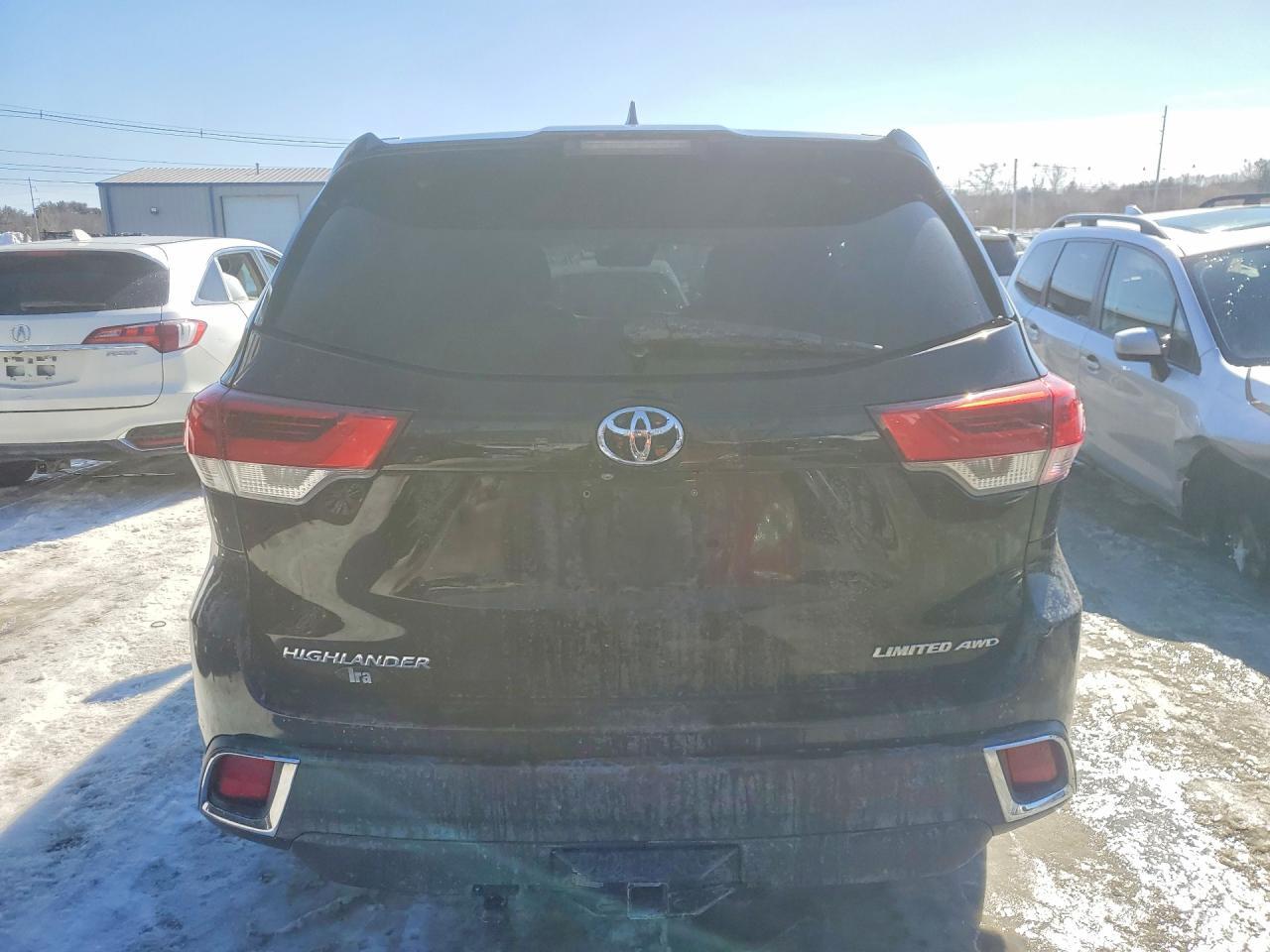 2018 Toyota Highlander Limited Platinum - Image 6