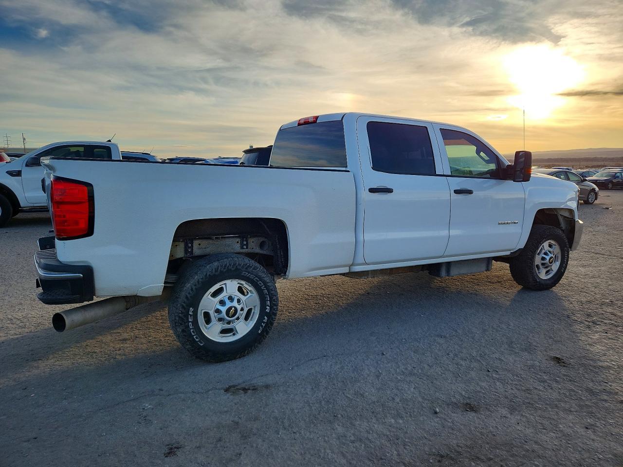 2015 Chevrolet Silverado K2500 Heavy Duty - Фото 3