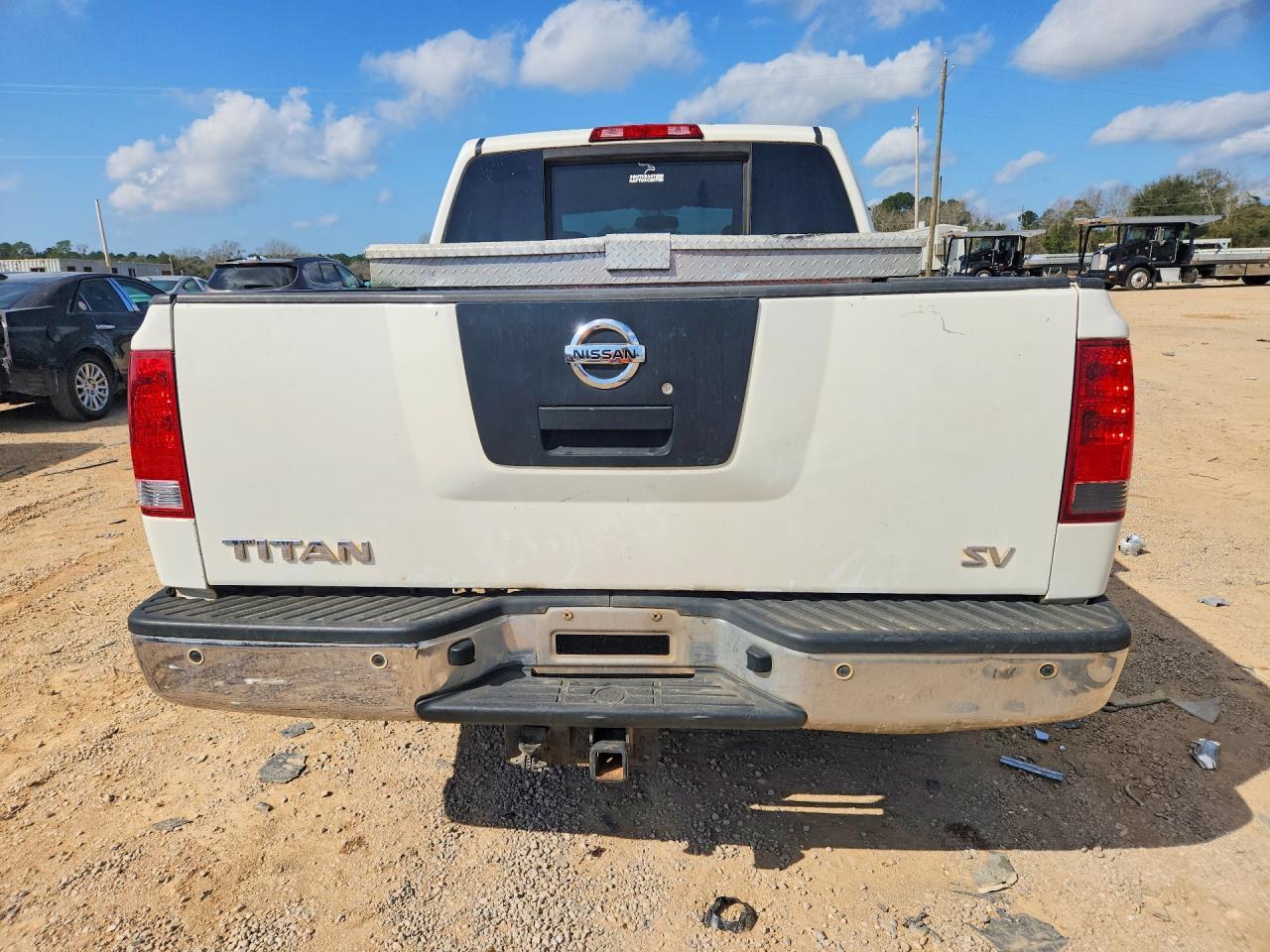 2012 Nissan Titan Sv - Image 6