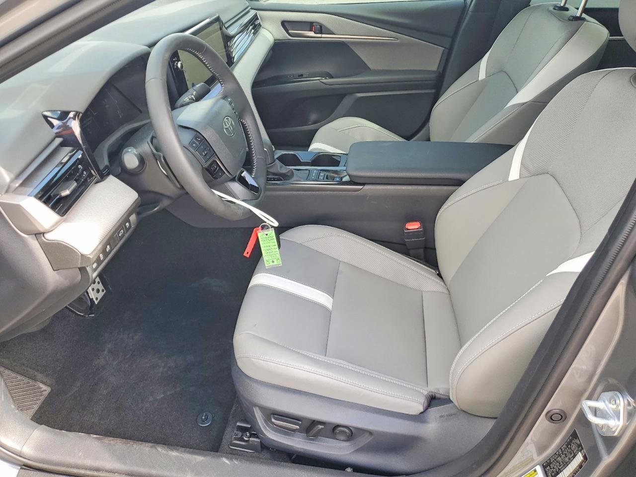 2026 Toyota Camry - Фото 7