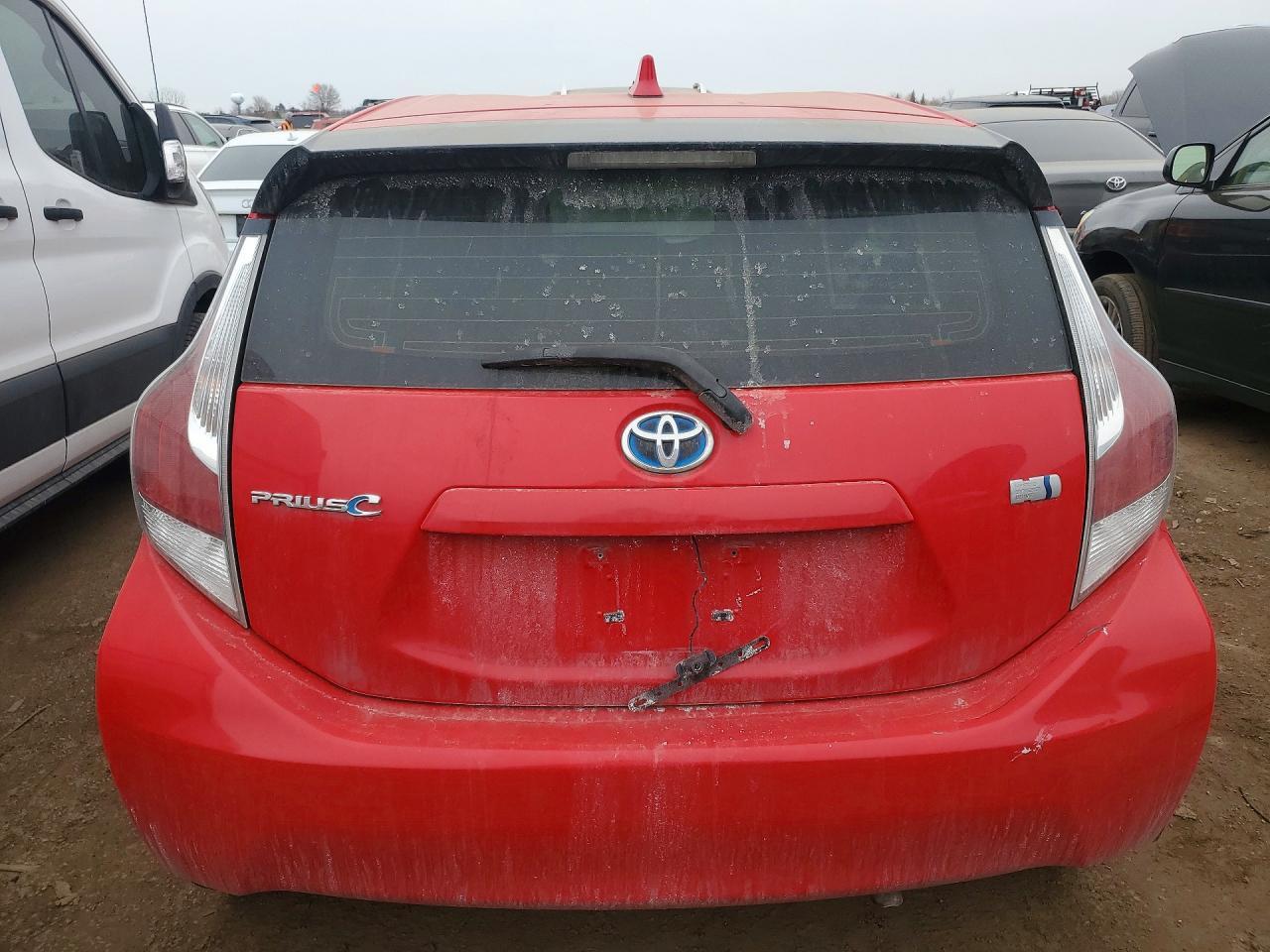 2015 Toyota Prius C - Image 6