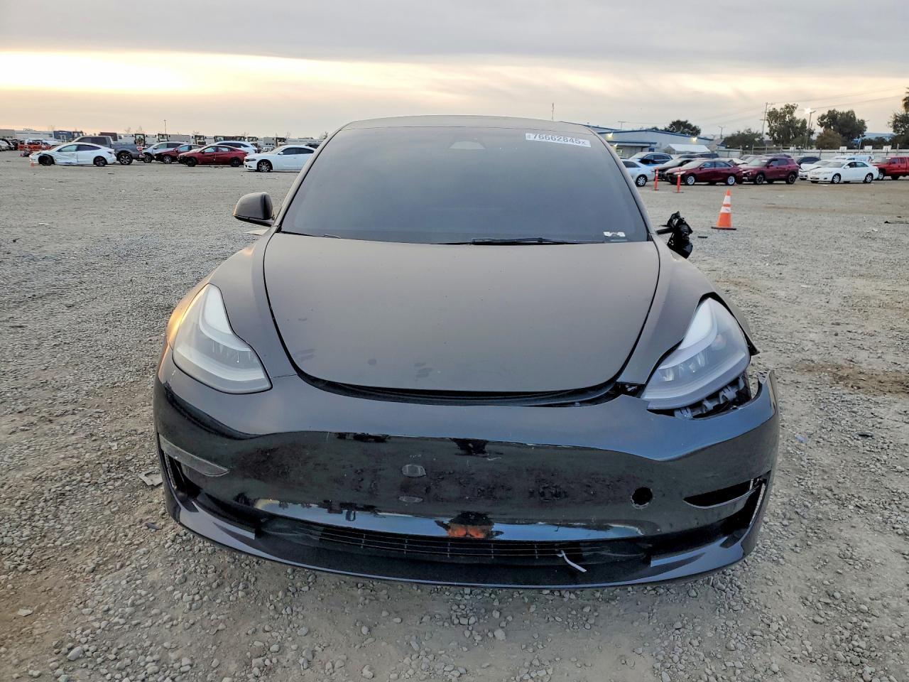 2023 Tesla Model 3 - Фото 5