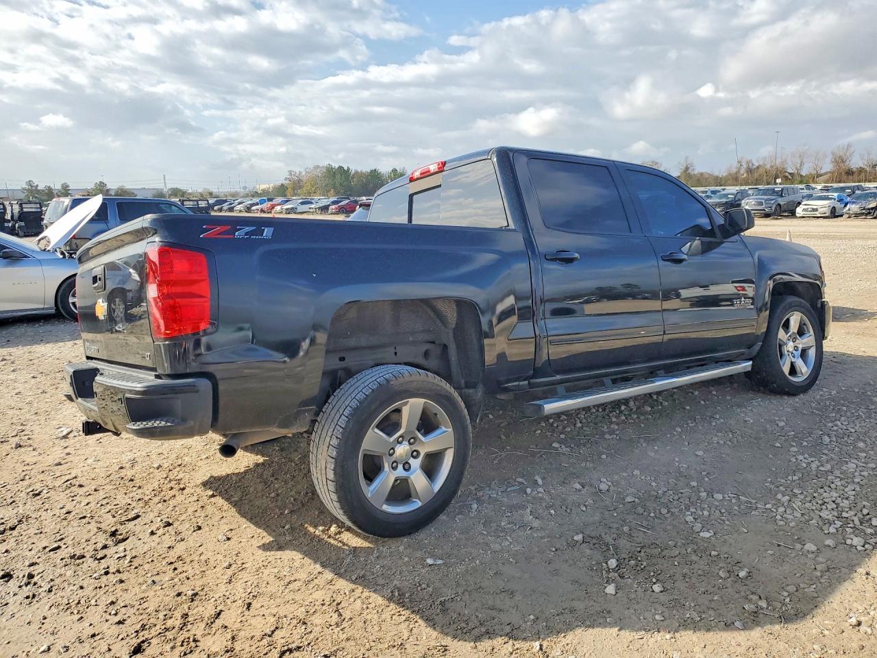 2018 Chevrolet Silverado K1500 Lt - Image 3