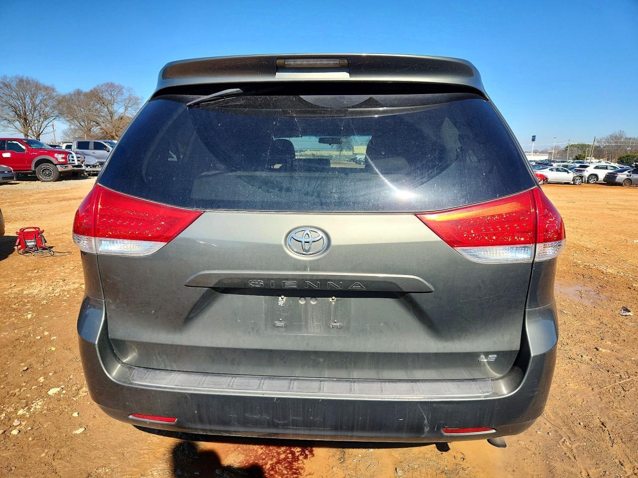 2012 Toyota Sienna Base - Image 6