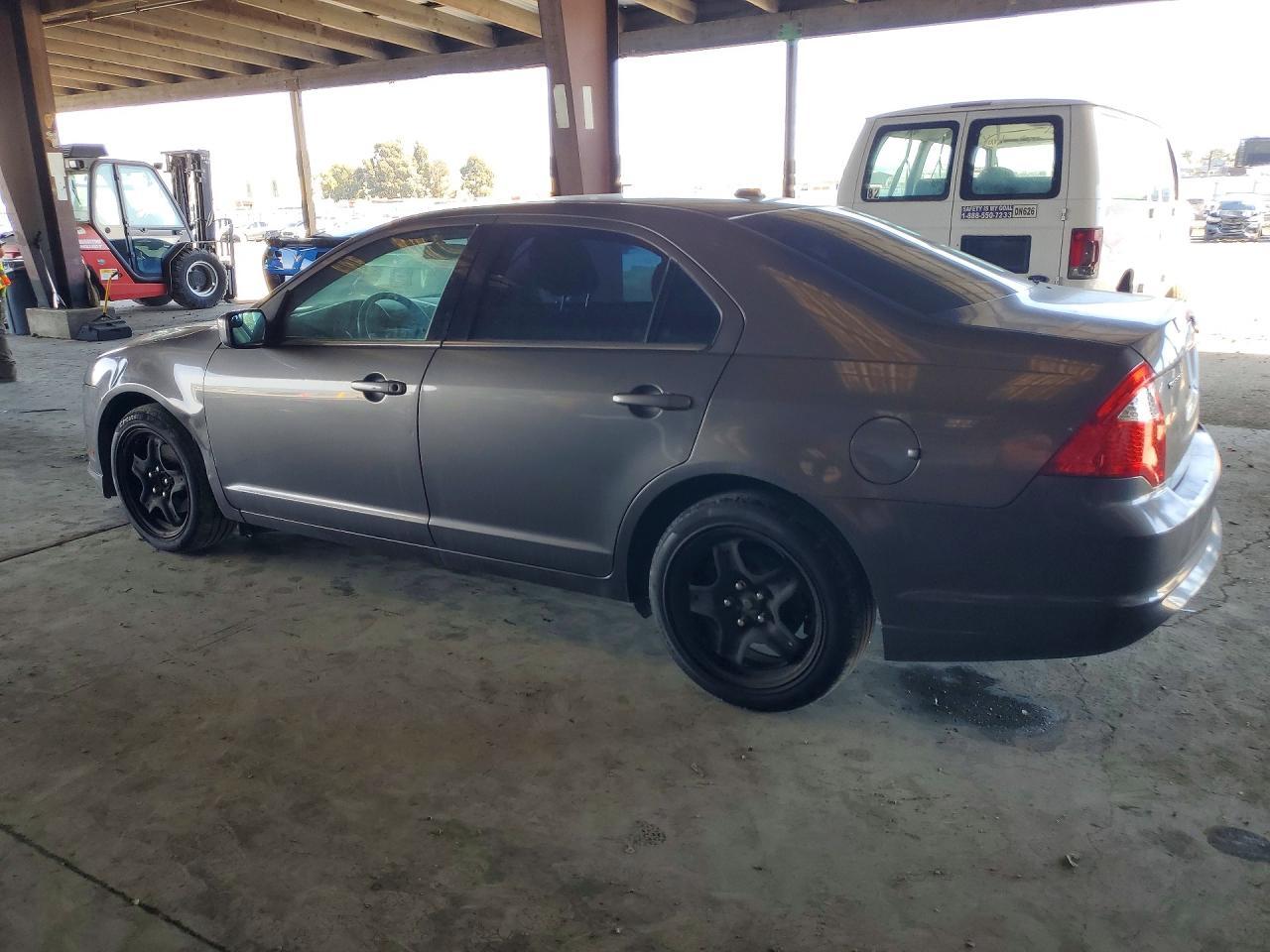 2011 Ford Fusion Se - Image 2