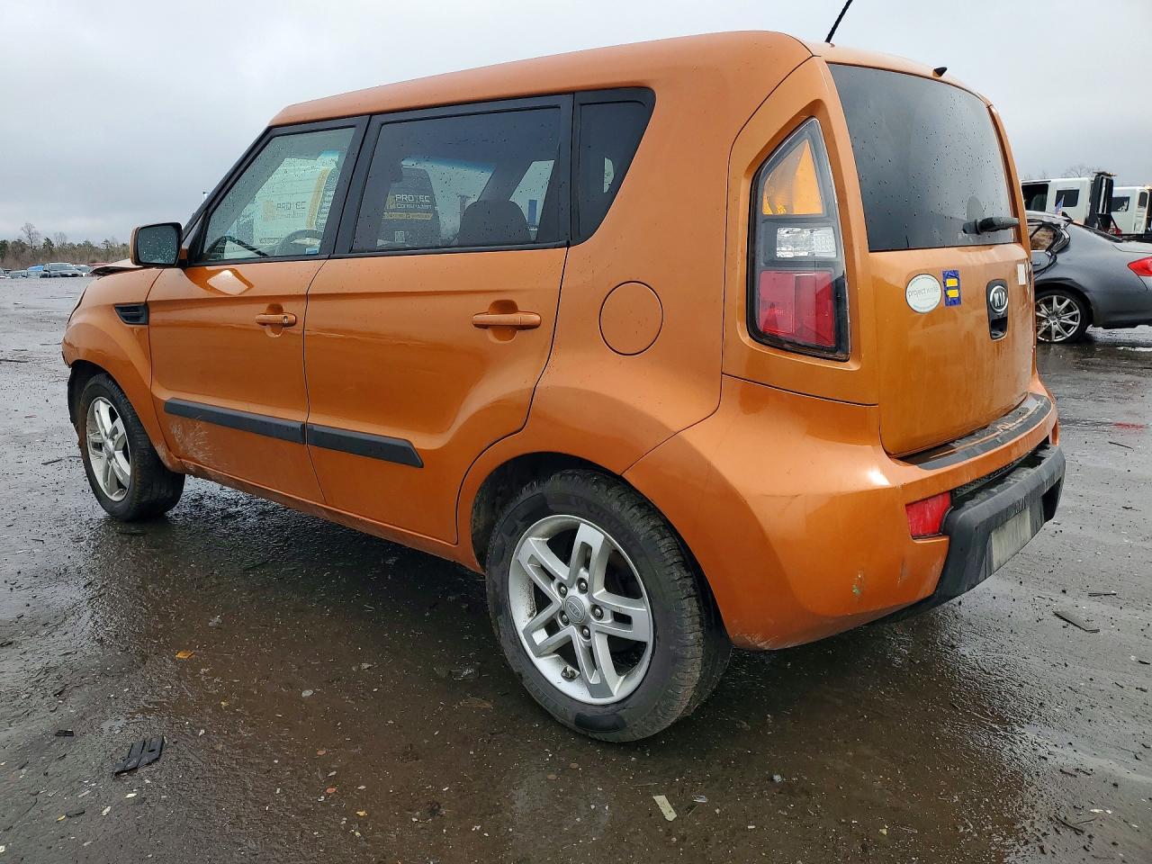 2011 Kia Soul + - Image 2