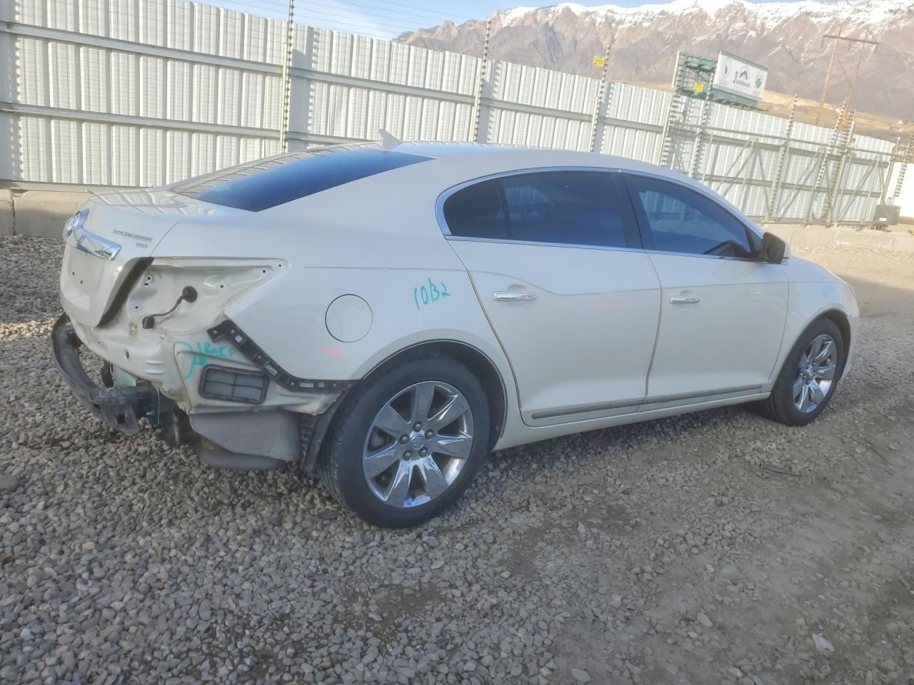 2011 Buick Lacrosse - Image 3