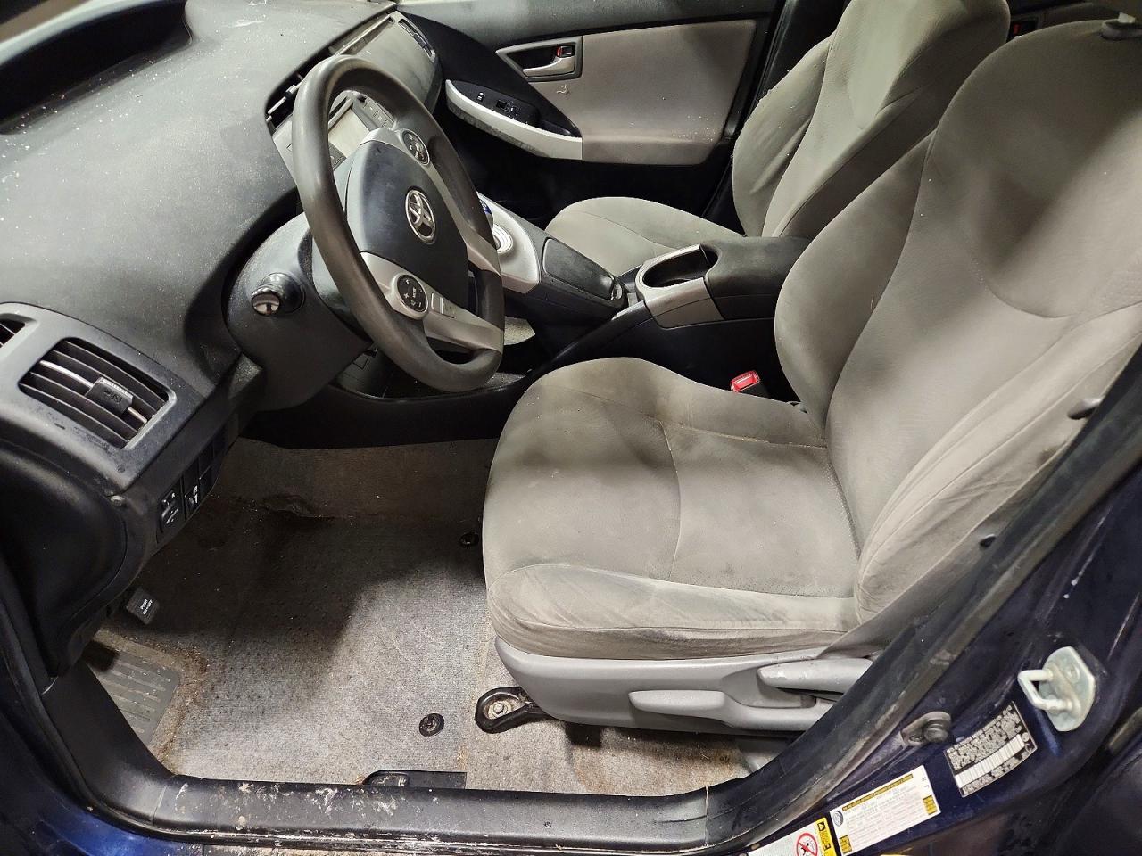 2013 Toyota Prius - Image 7