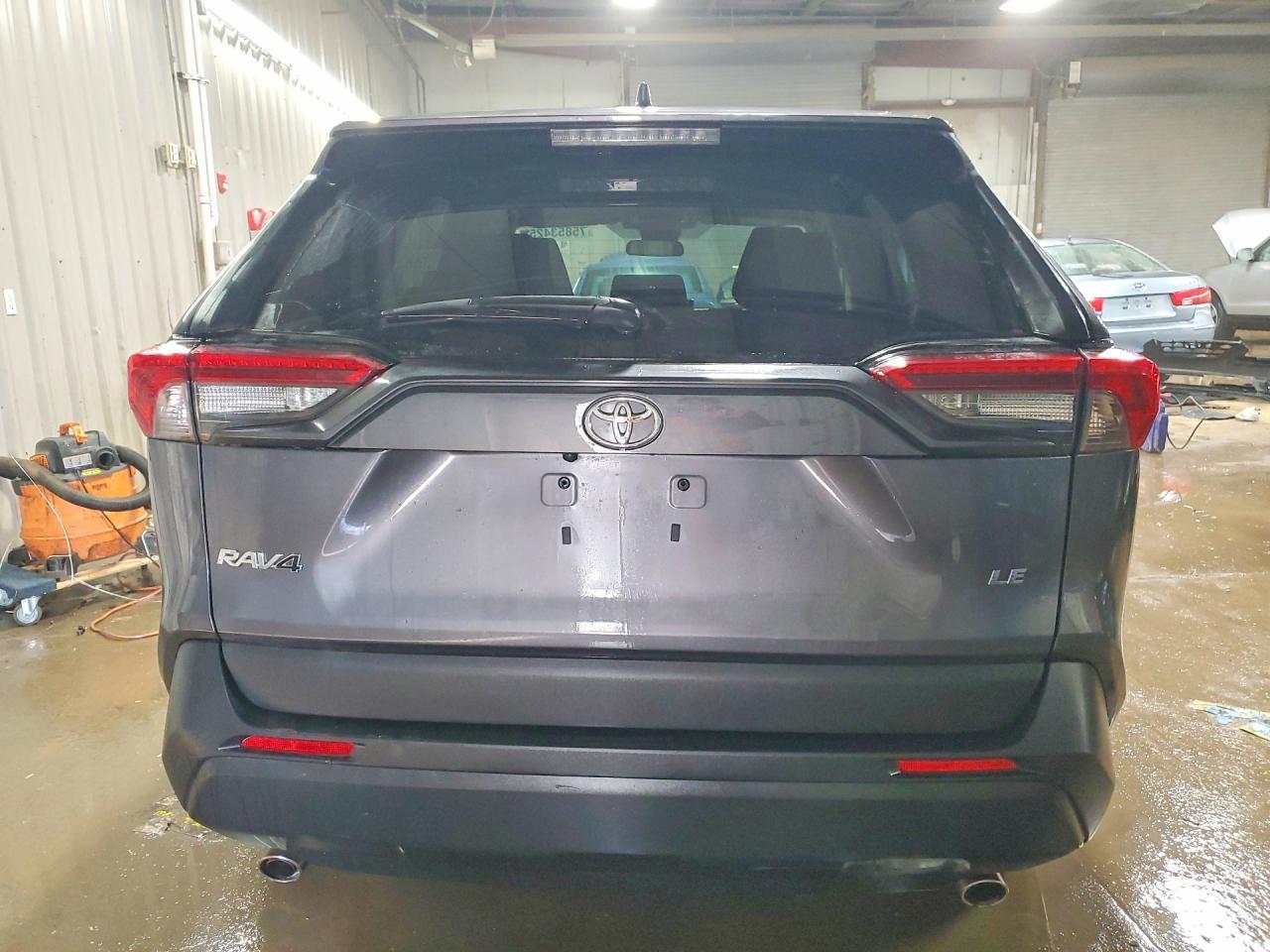 2022 Toyota Rav4 Le - Image 6