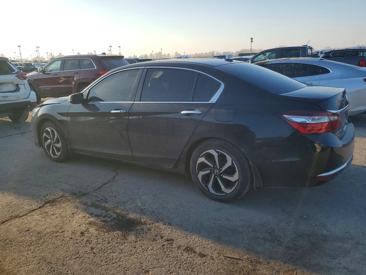 2016 Honda Accord Ex - Фото 2