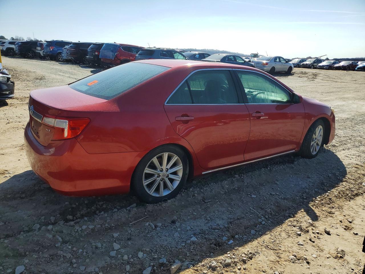 2013 Toyota Camry L - Фото 3
