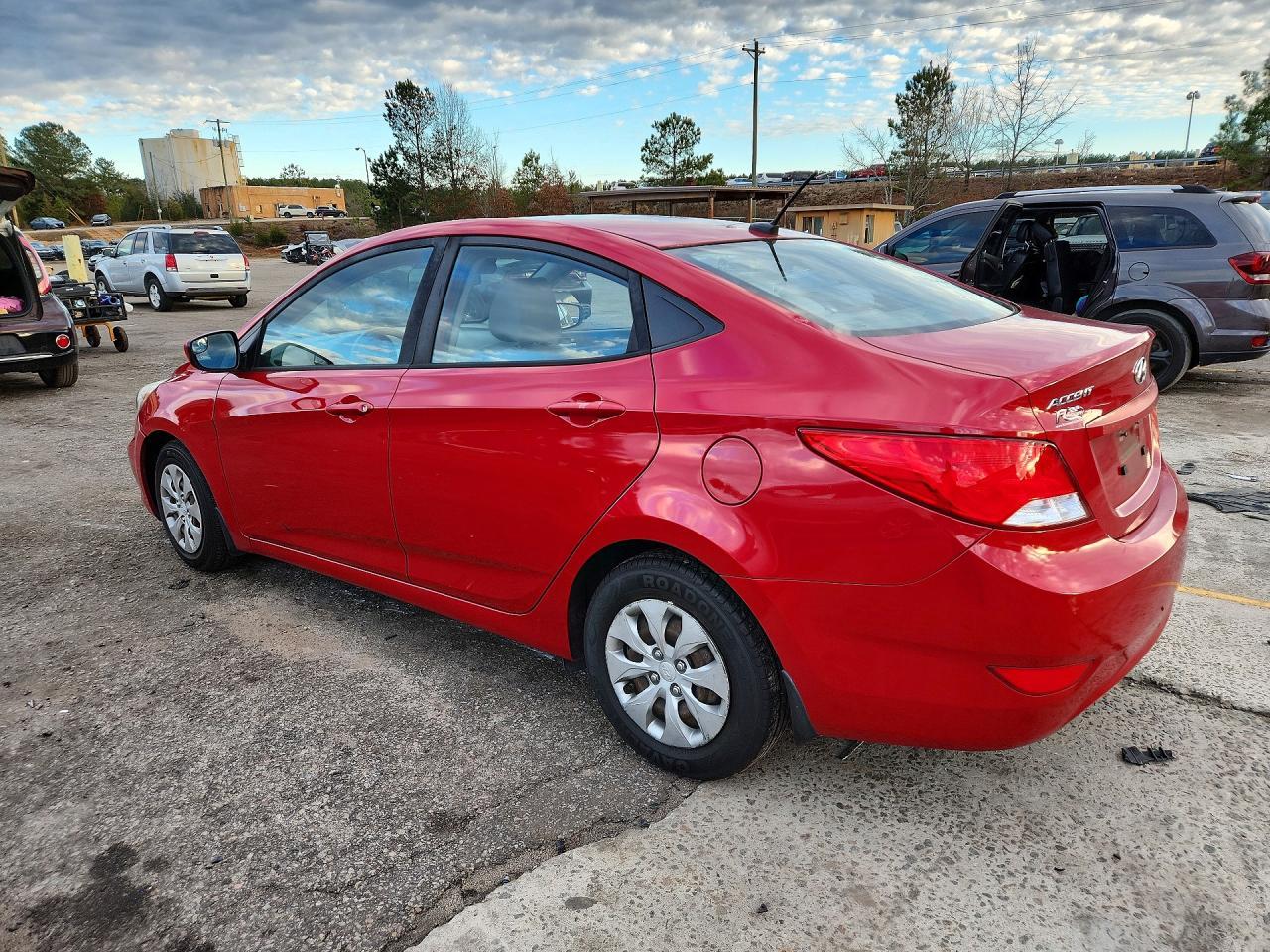 2016 Hyundai Accent Se - Фото 2