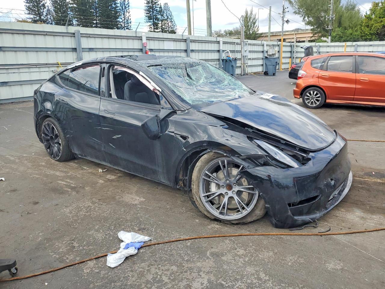 2024 Tesla Model Y - Image 4