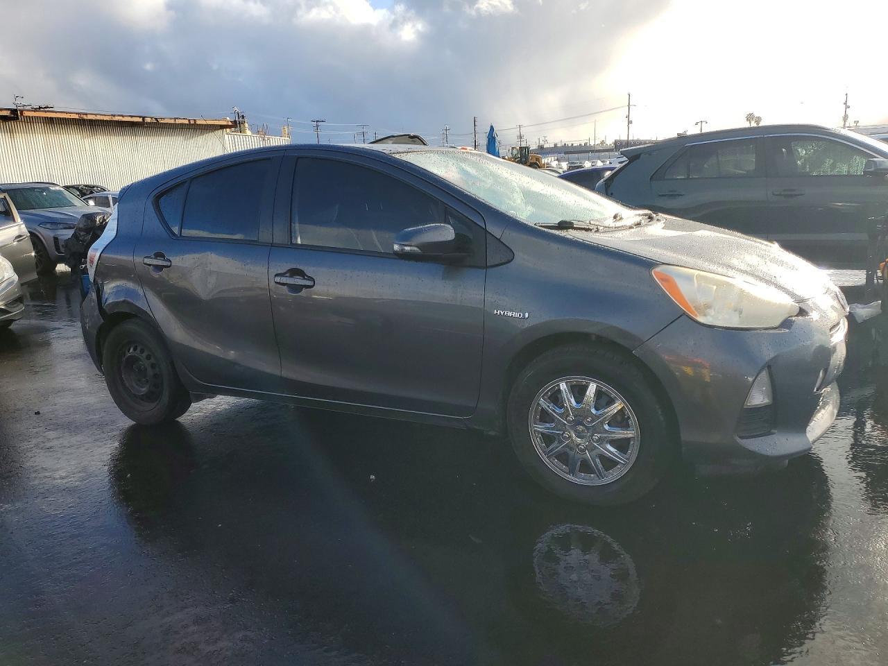 2013 Toyota Prius C - Фото 4