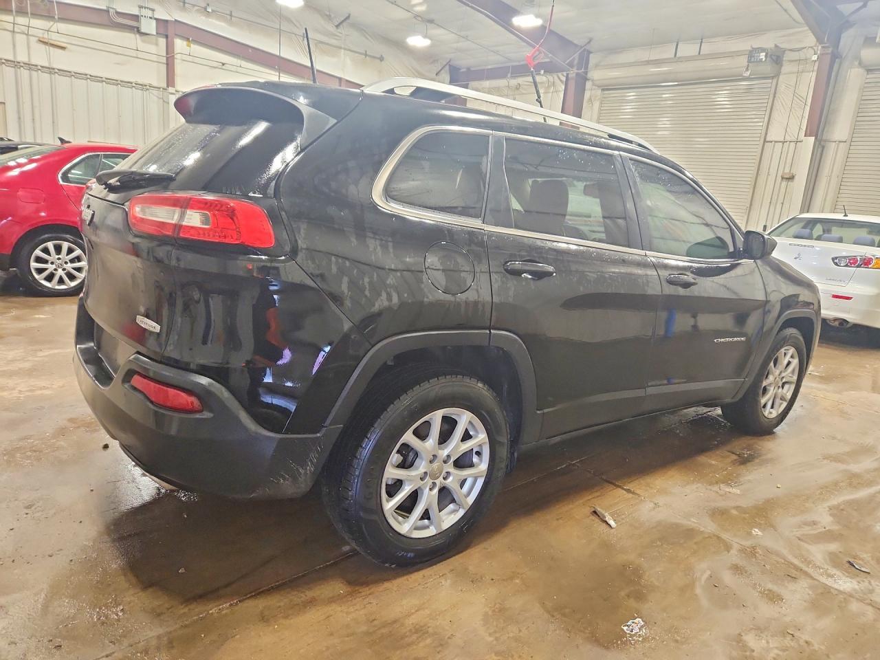 2017 Jeep Cherokee Latitude - Image 3