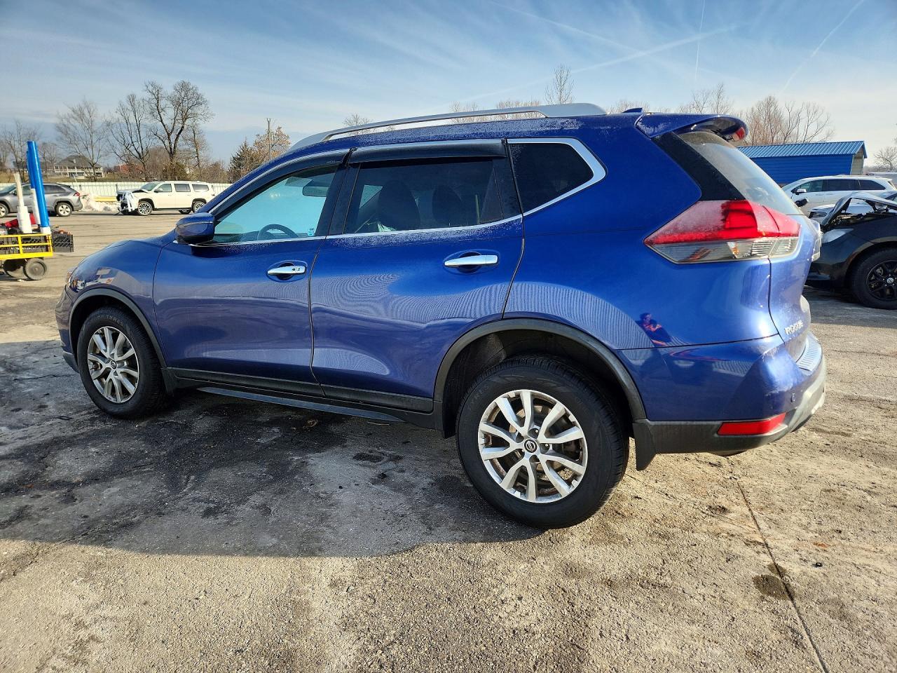 2019 Nissan Rogue S - Фото 2
