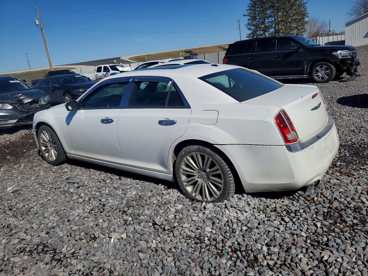 2011 Chrysler 300C - Image 2