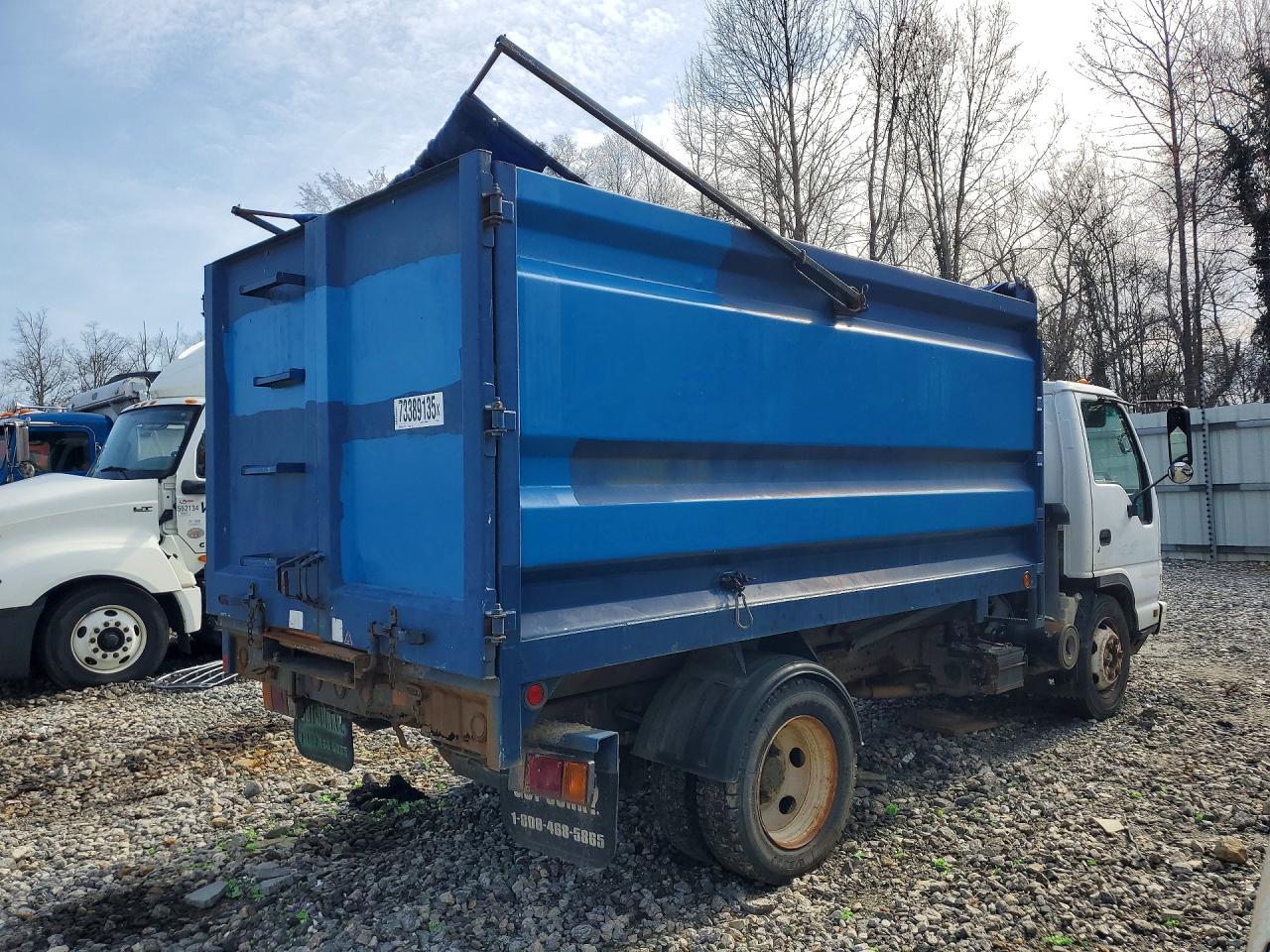 2007 Isuzu Npr Refuse Truck - Image 3