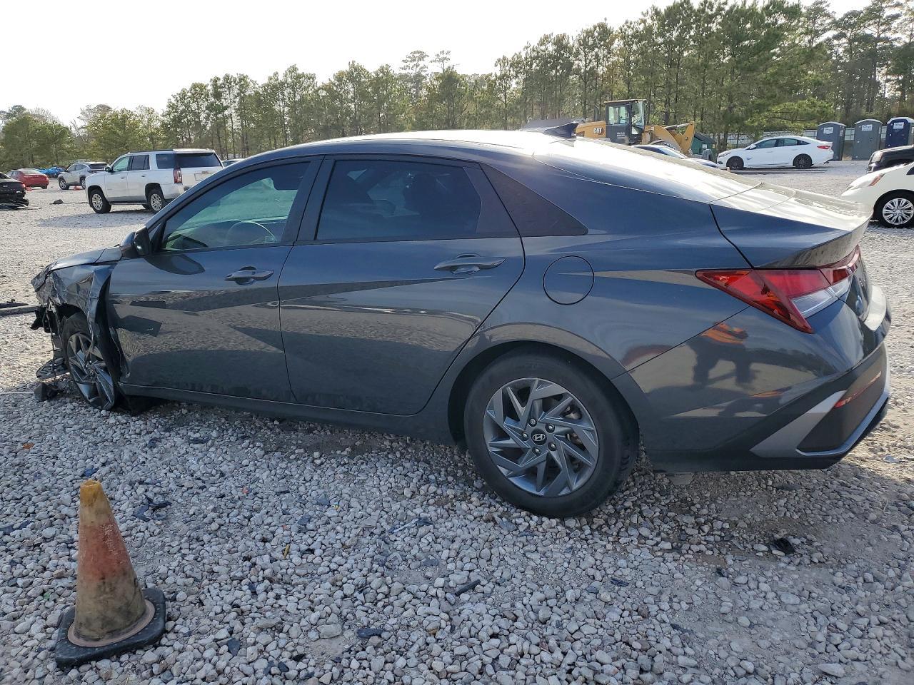 2024 Hyundai Elantra Sel - Фото 2