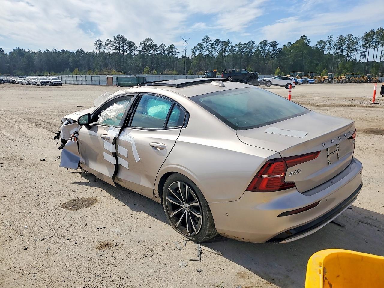 2025 Volvo S60 Plus - Фото 2