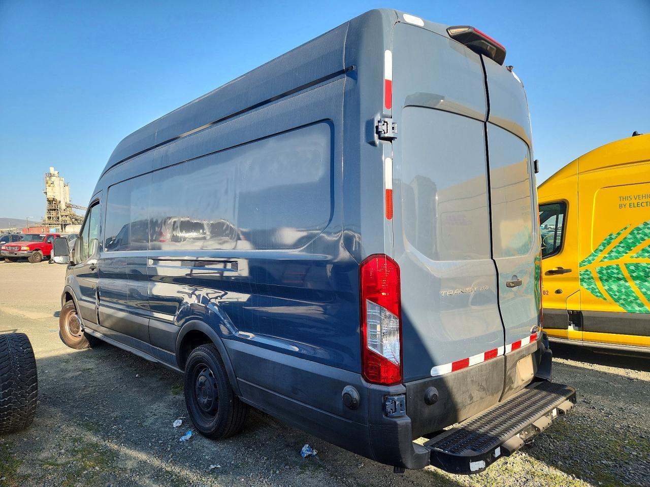 2020 Ford Transit T-250 Cargo ** R & D * Cln Title * Pri Fleet ** - Image 2