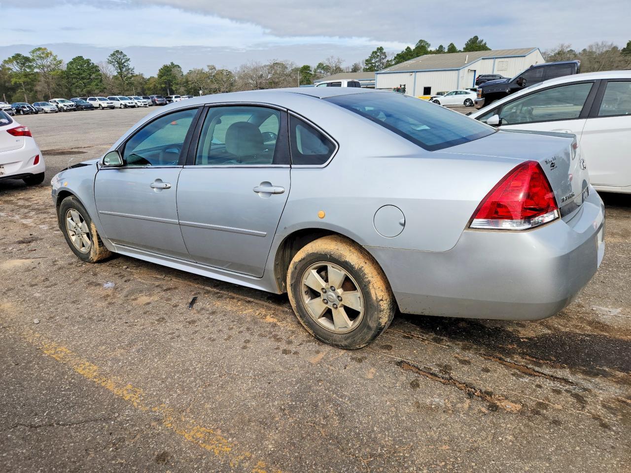 2011 Chevrolet Impala Ls - Фото 2