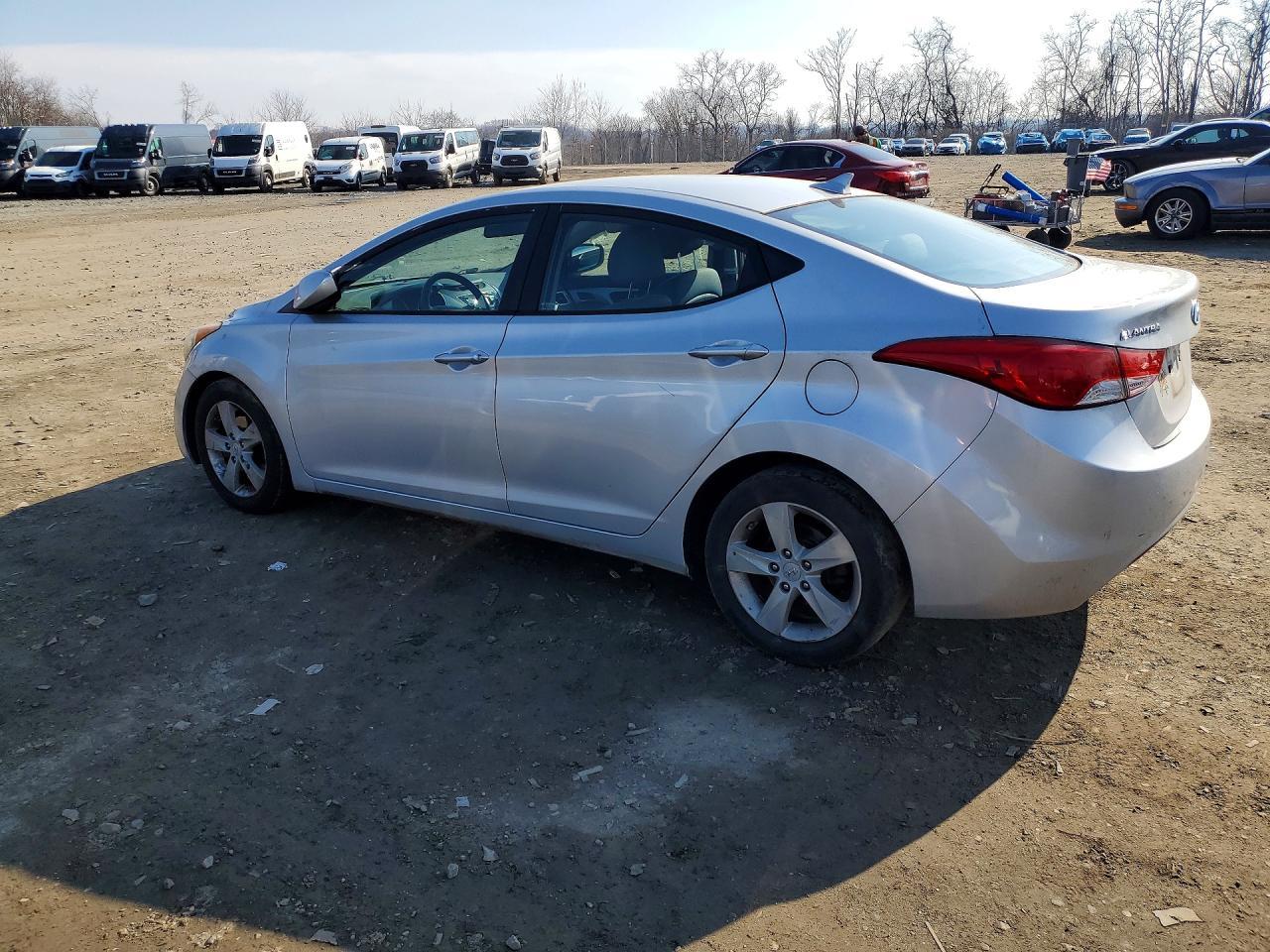 2013 Hyundai Elantra Gls - Фото 2