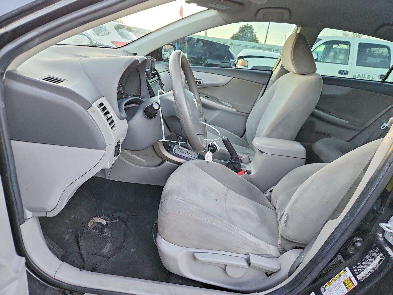 2010 Toyota Corolla Le - Фото 7