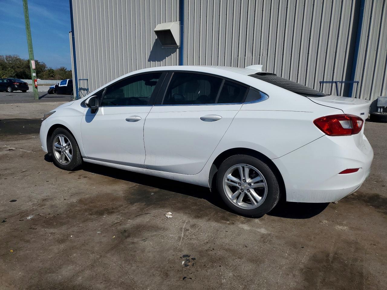 2018 Chevrolet Cruze Lt - Фото 2