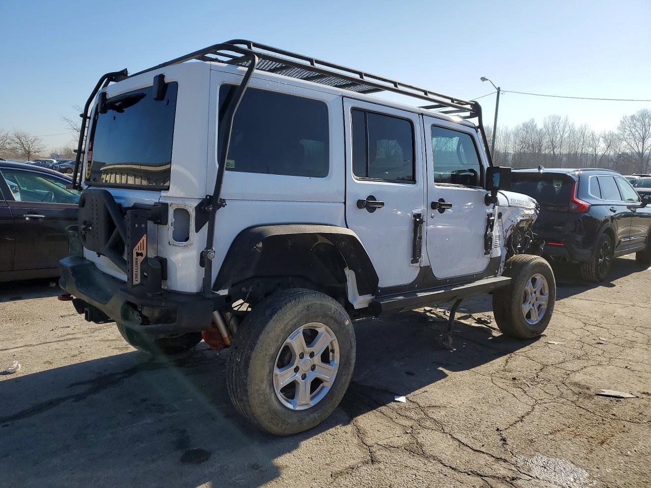 2015 Jeep Wrangler Unlimited Rubicon - Image 3