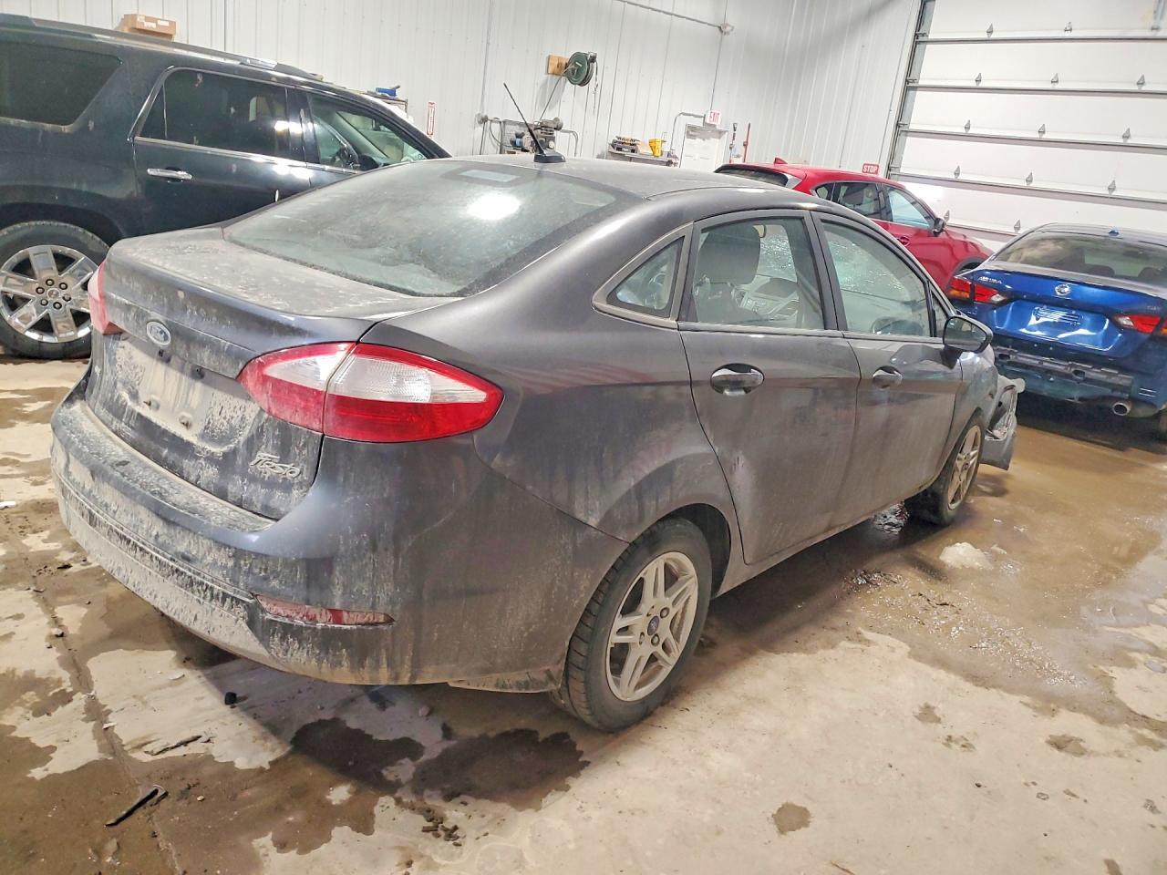 2017 Ford Fiesta Se - Фото 3