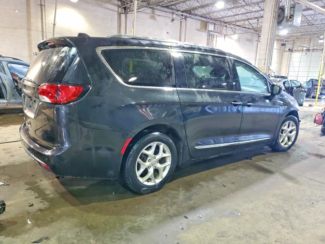 2017 Chrysler Pacifica Touring L Plus - Image 3