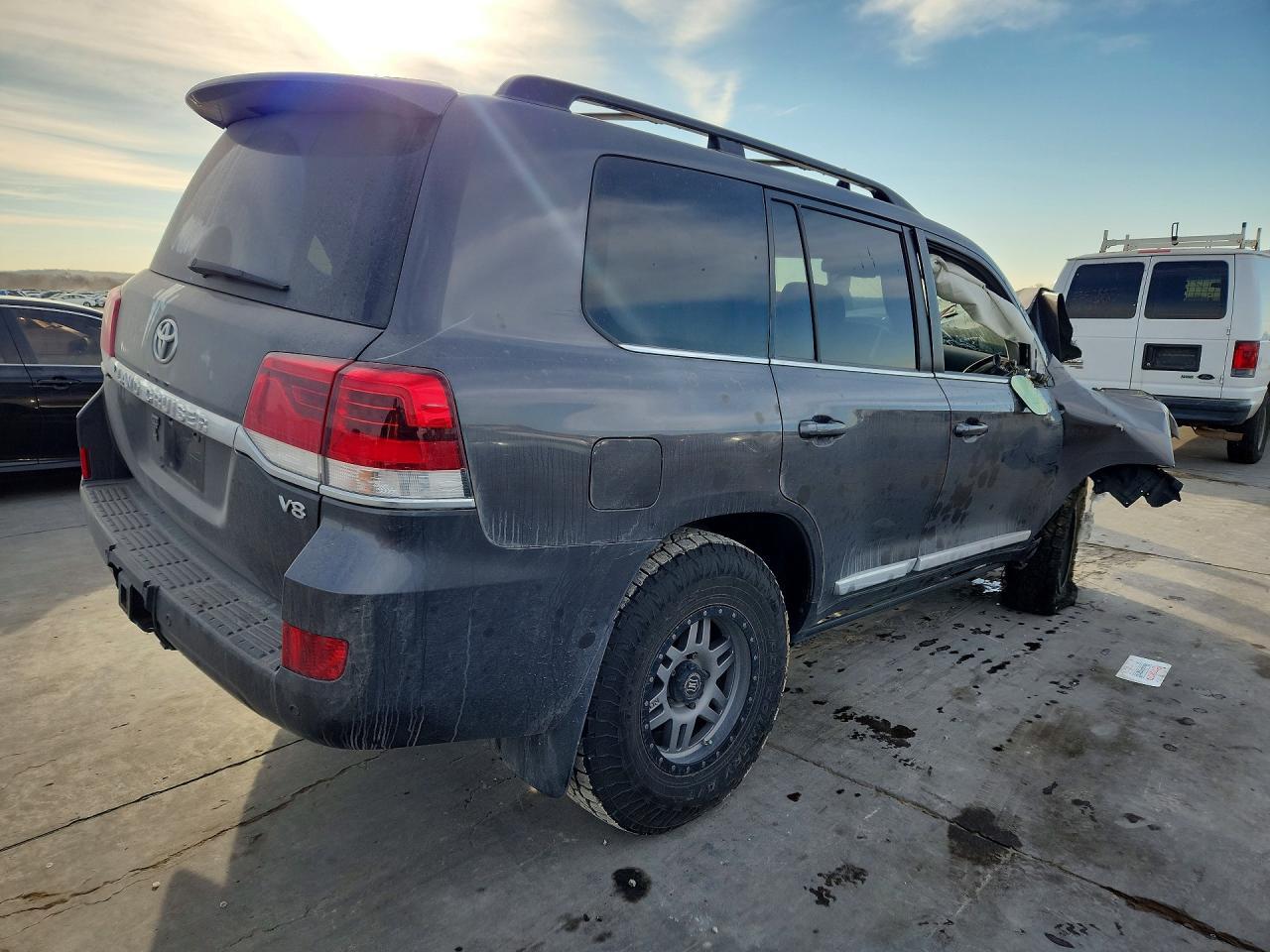 2019 Toyota Land Cruiser Vx-R - Фото 3