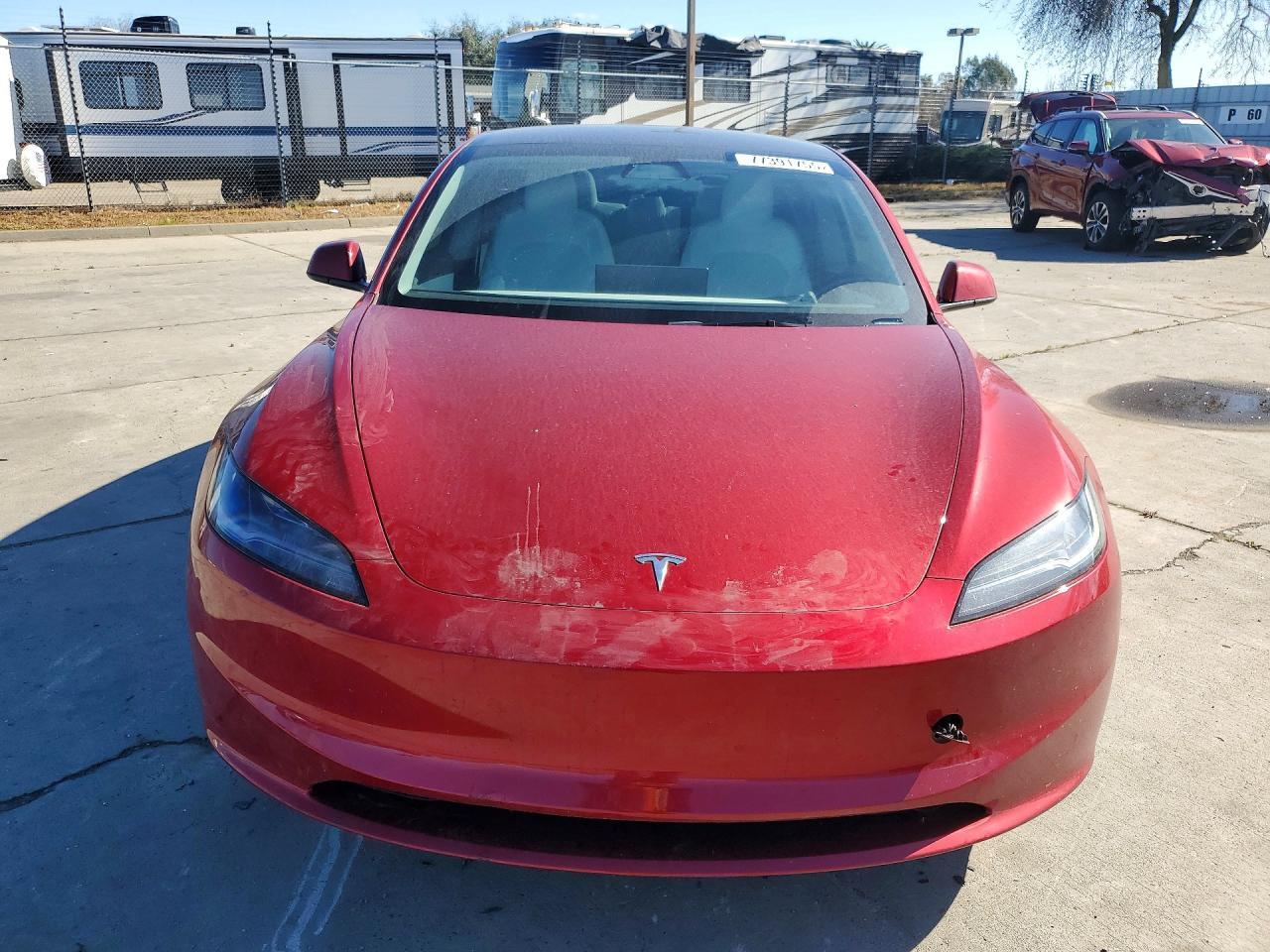 2025 Tesla Model 3 - Фото 5